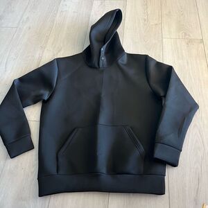 Nomad black men’s sweater size L